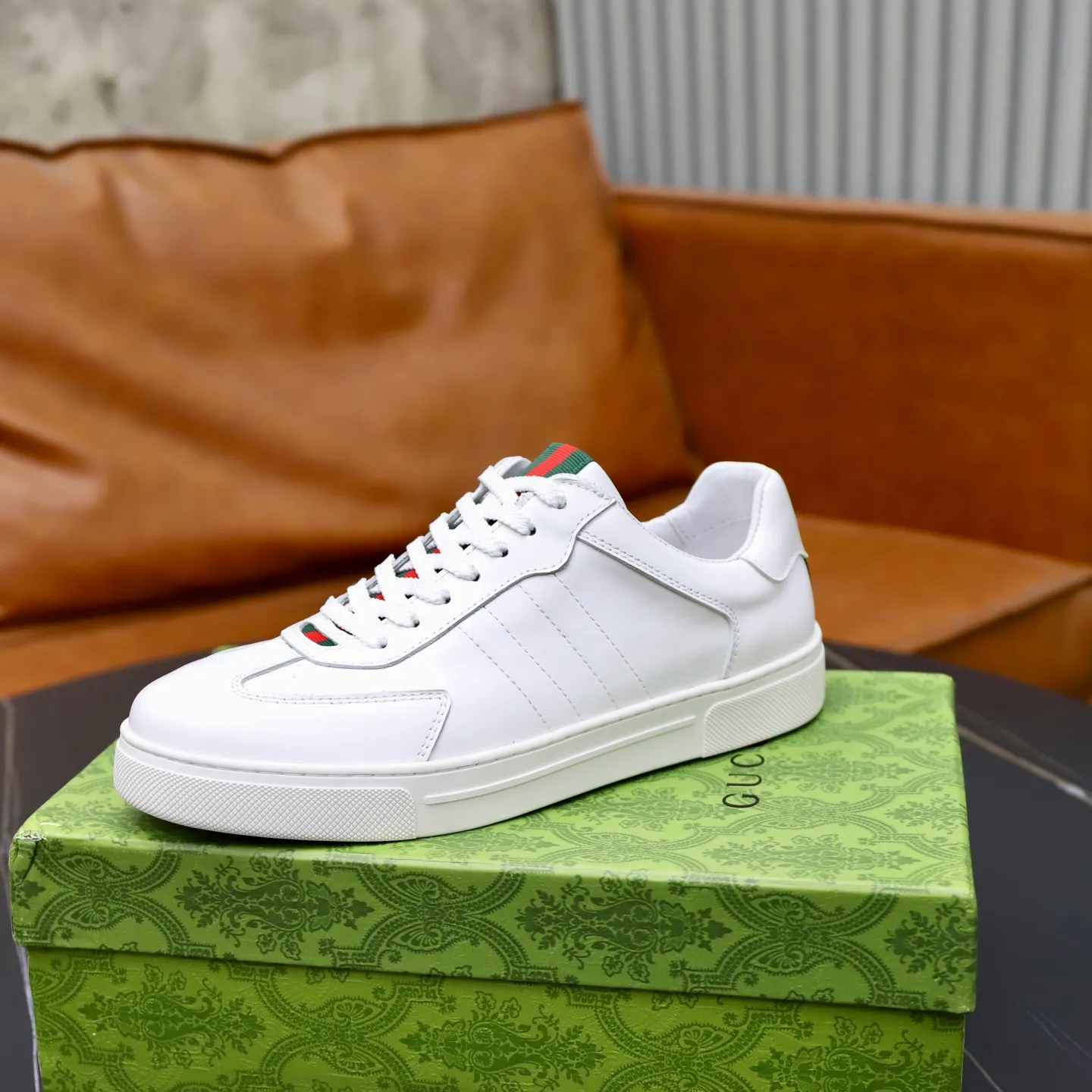 Ex-factory price: 400💰🙅‍♂️🙅‍♂️🙅‍♂️ Brand: Gucci GUCCi Standard code: 38-44 (45 customized) Grade: Same as the official website Material: Original leather splicing Comfortable and breathable sheepskin lining Original wear-resistant outsole Style category: Men's fashionable casual shoes Running sneakers Distinguished luxury brand elements Top luxury Color: actual picture color